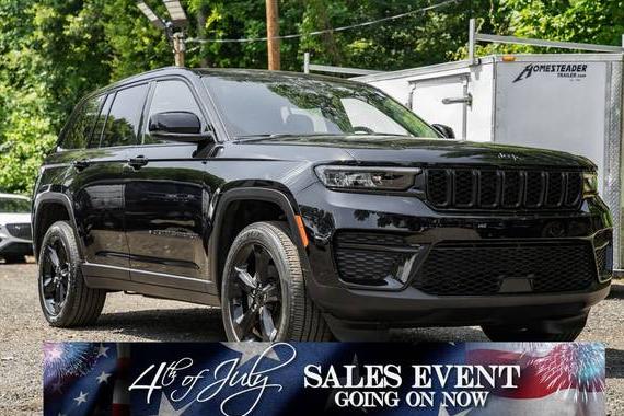 JEEP GRAND CHEROKEE 2023 1C4RJHAG1PC522255 image
